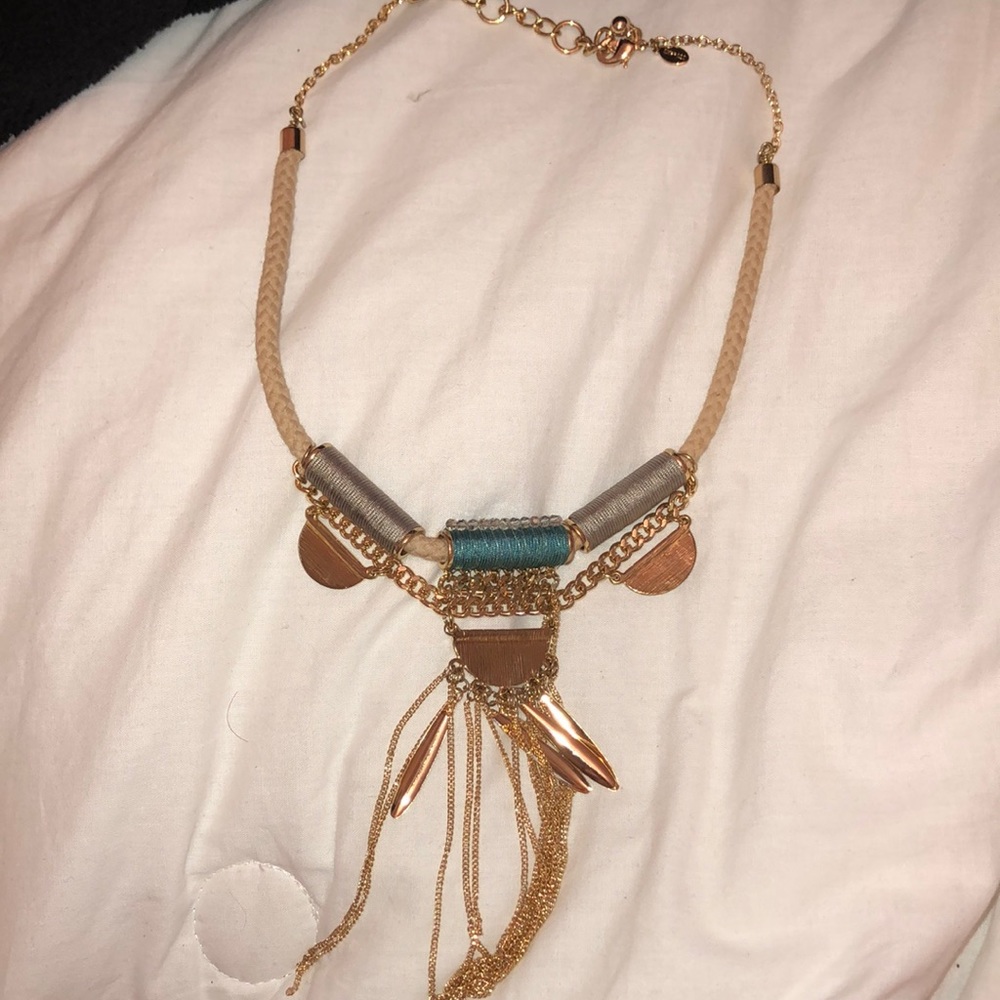 Express necklace